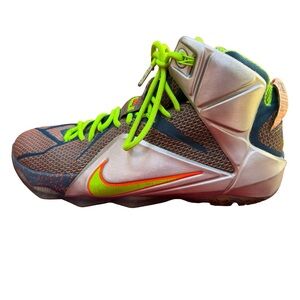 Nike LeBron 12 Men’s Basketball Shoes - Size 9.5